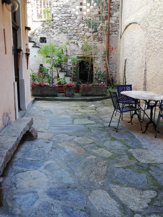 Appartement Giardino à Porto Valtravaglia Extérieur photo