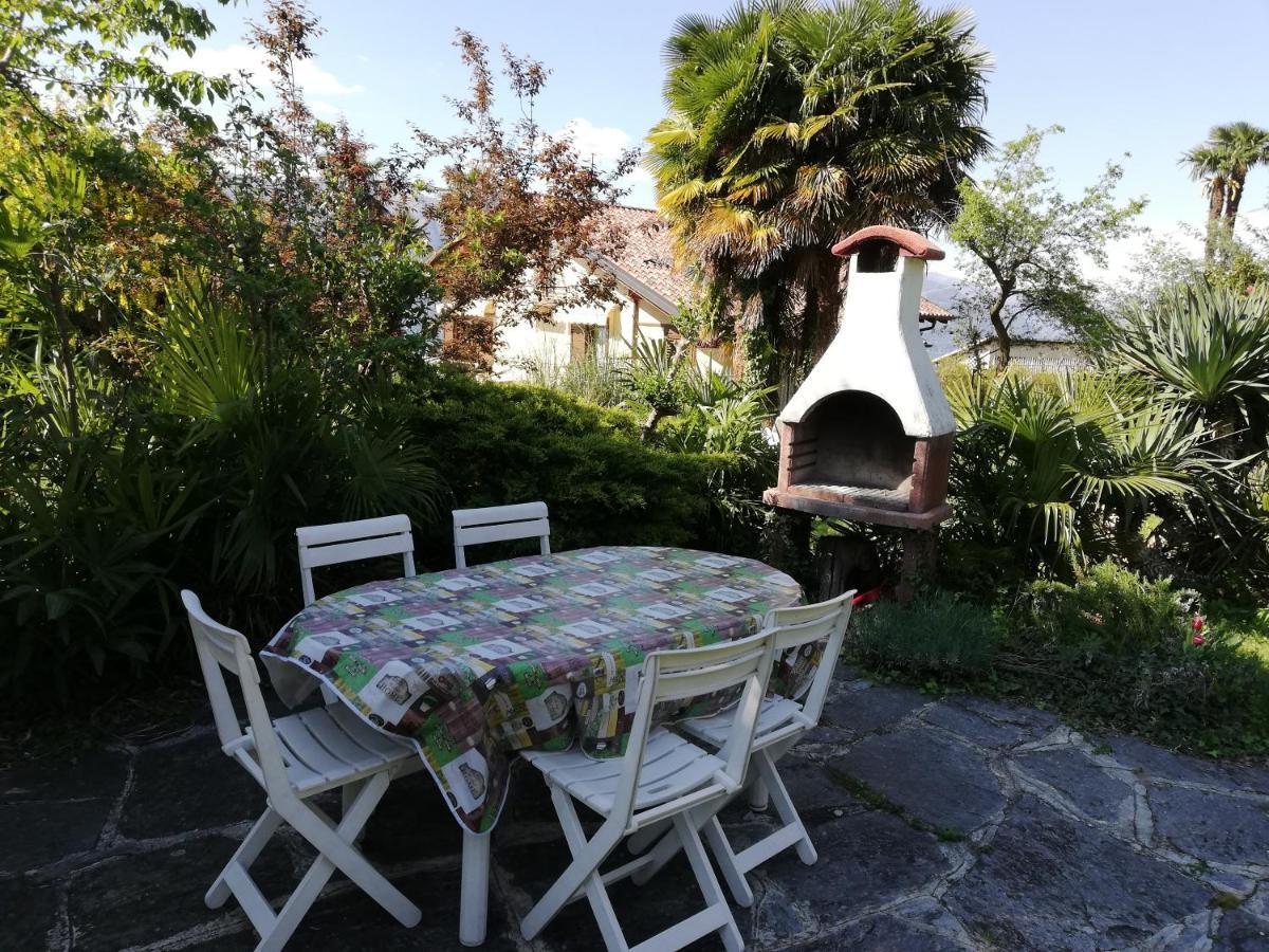 Appartement Giardino à Porto Valtravaglia Extérieur photo