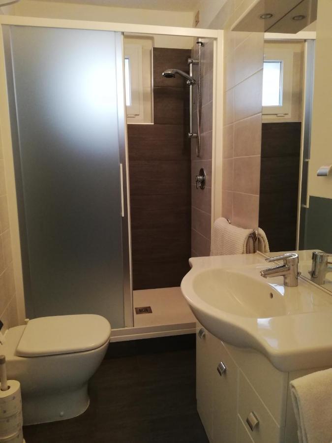 Appartement Giardino à Porto Valtravaglia Extérieur photo