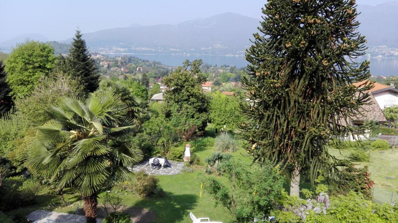 Appartement Giardino à Porto Valtravaglia Extérieur photo