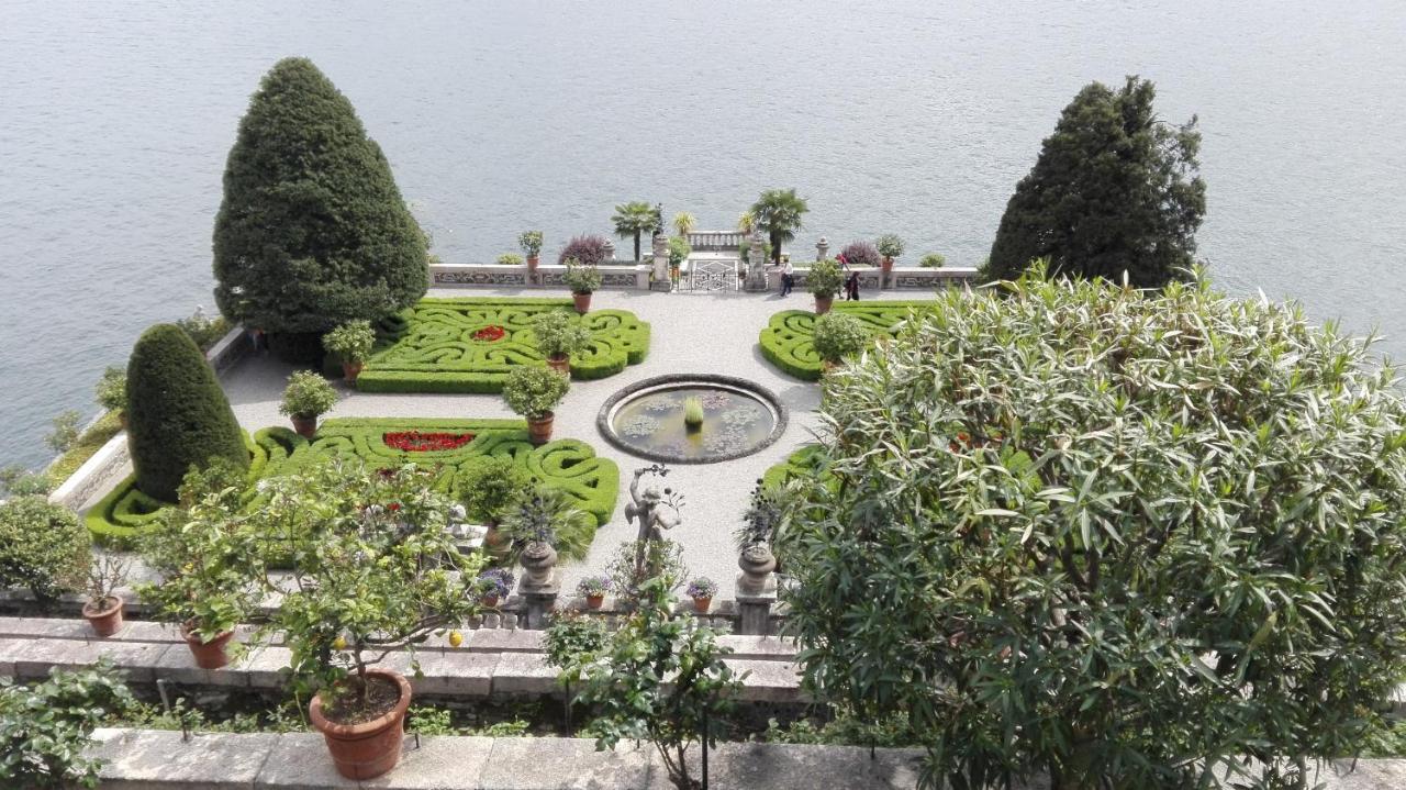 Appartement Giardino à Porto Valtravaglia Extérieur photo